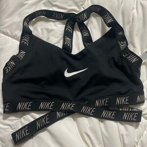 Nike Indy Logo Criss-Cross Strappy Sports Bra Black and White Size Medium